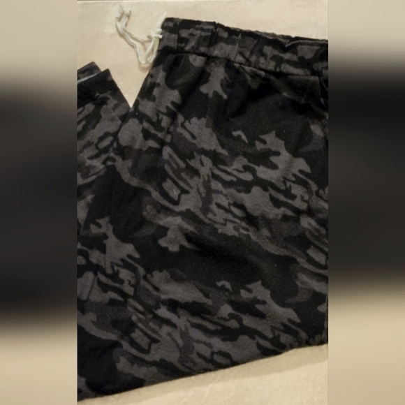 Amaryllis Camouflage Drawstring Pants Sz. 2X - Picture 2 of 4